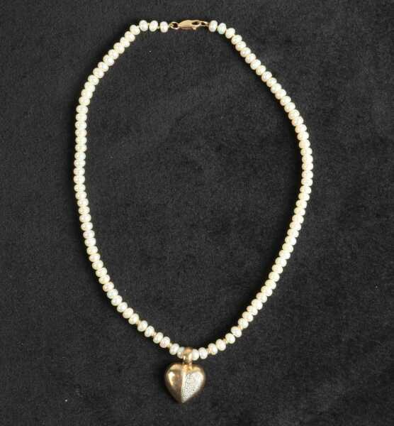 GOLD NECKLACE
