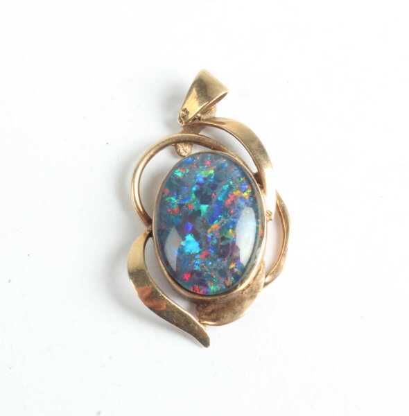 GOLD PENDANT