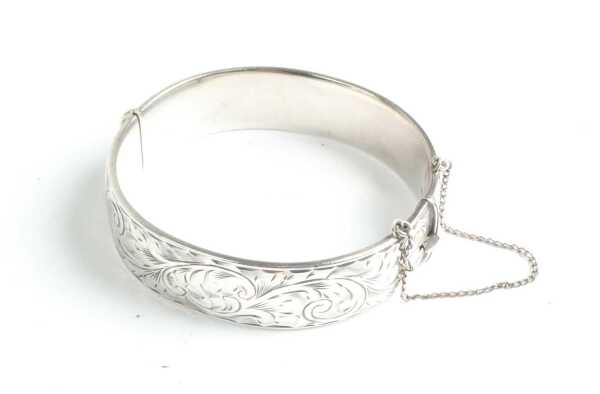 SILVER BANGLE
