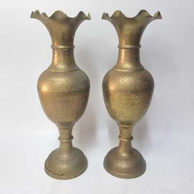 1253 · MANTEL VASES