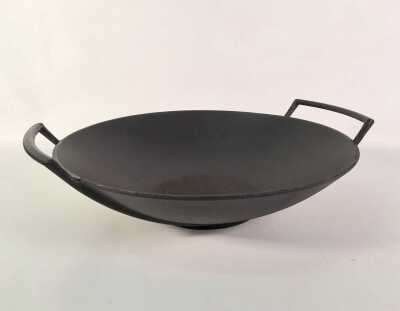 Le Creuset Wok