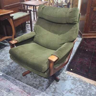 Tesa Armchair