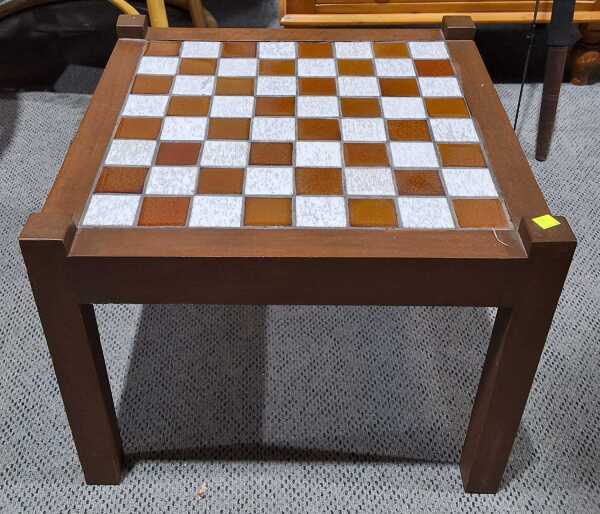 CHESS TABLE