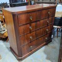 CHEST OF DRAWERS