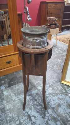 PLANTER STAND