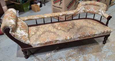 CHAISE LOUNGE