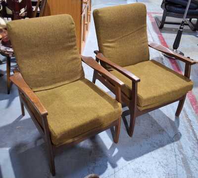 Mid-Century Tv Chairs