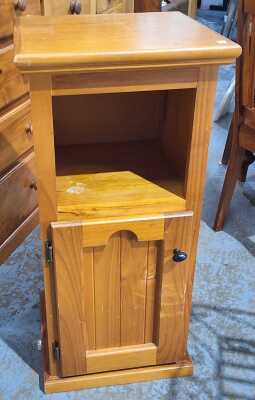 Petite Cabinet