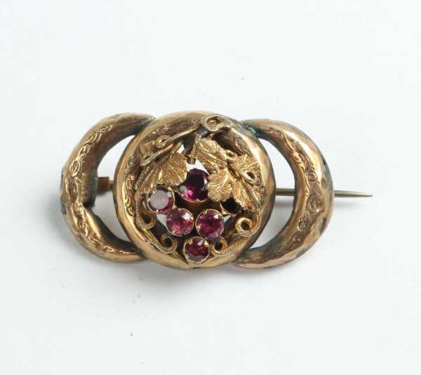 BROOCH