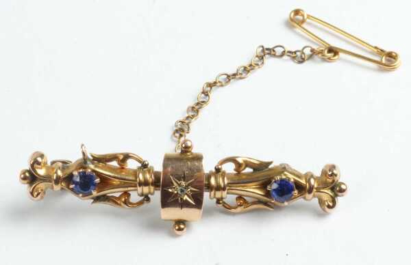 GOLD BROOCH