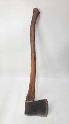 Kelly Axe