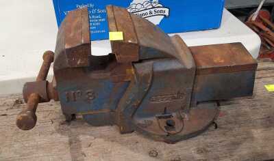 Bench Vice