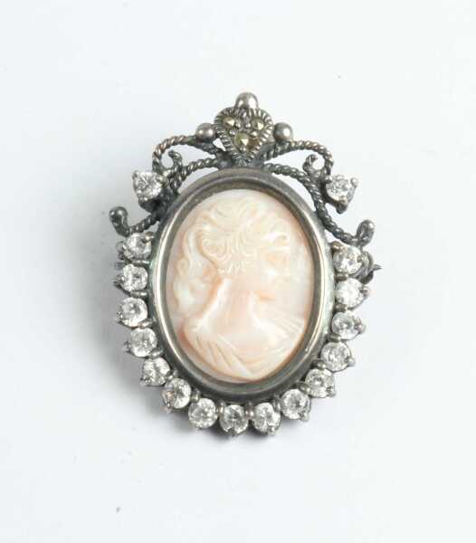 CAMEO PENDANT/BROOCH