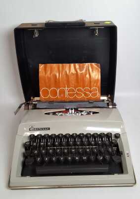 TRAVEL TYPEWRITER