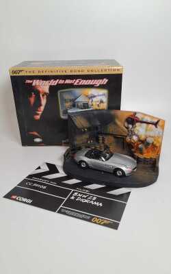 007 Diorama