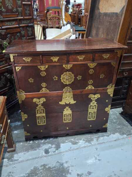 TANSU CHEST