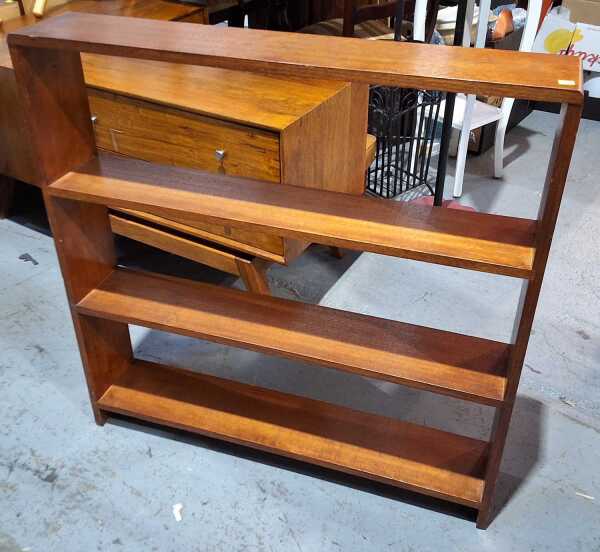 MID-CENTURY BOOKSHELF