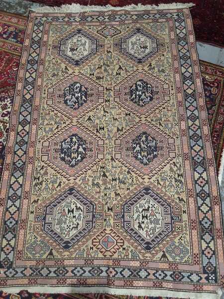 KILIM RUG