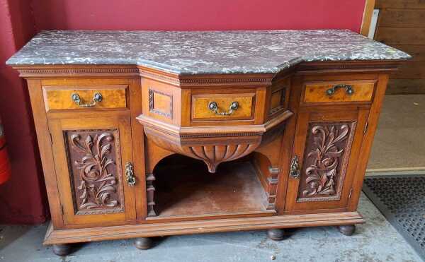 SIDEBOARD