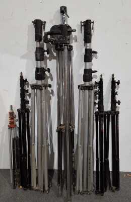 458 · STUDIO TRIPOD LOT