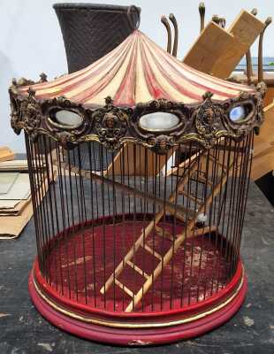 Carousel Birdcase