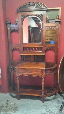 HALLSTAND
