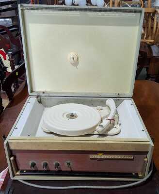 TURNTABLE
