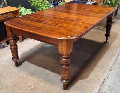 EXTENSION DINING TABLE