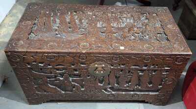 CAMPHORWOOD CHEST