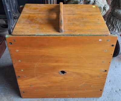 BOX BUTTER CHURN