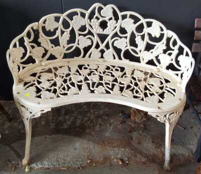 GARDEN BENCH