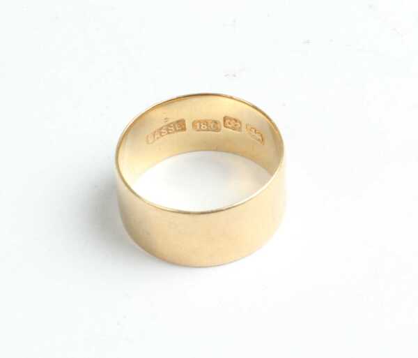 GOLD RING
