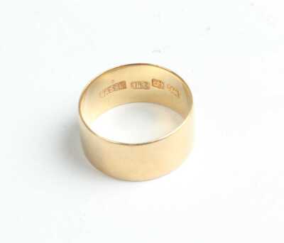 GOLD RING
