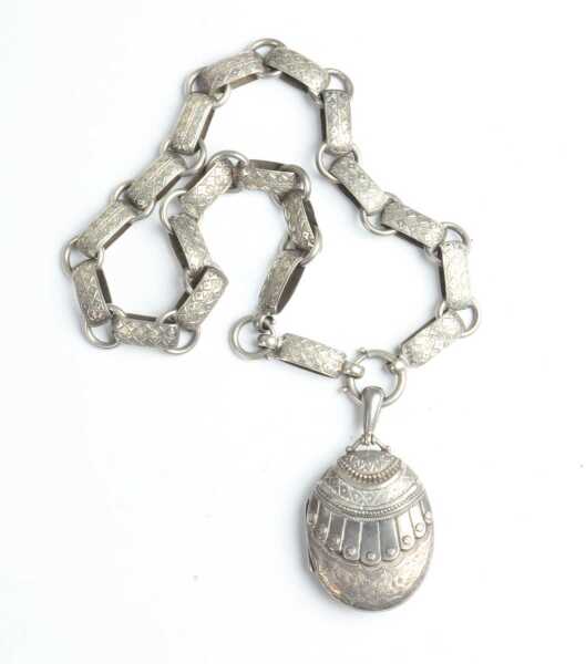 SILVER NECKLACE