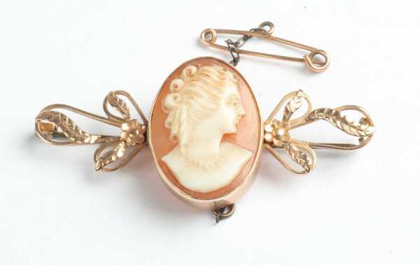 GOLD BROOCH