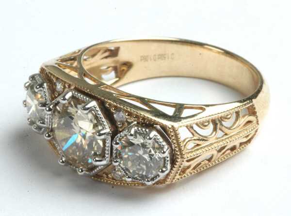DIAMOND RING