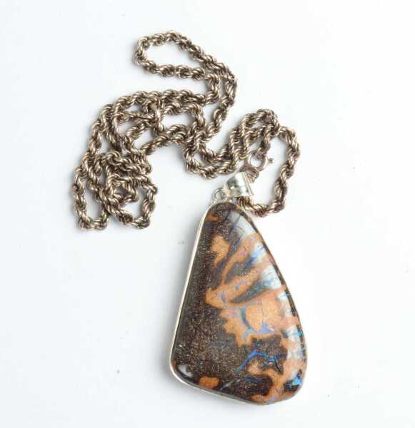 OPAL PENDANT