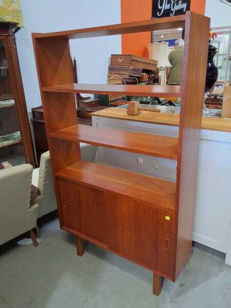WALL UNIT