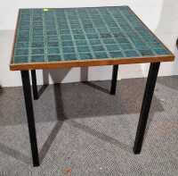 RETRO TABLE