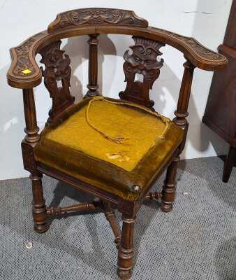CORNER ARM CHAIR