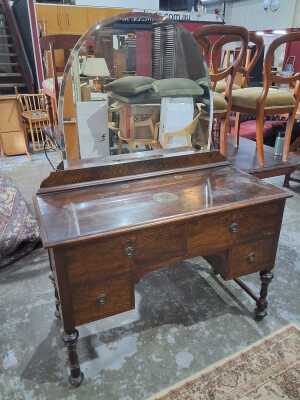 DRESSER