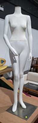 MANNEQUIN
