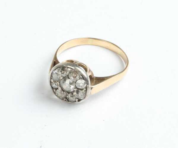 DIAMOND RING