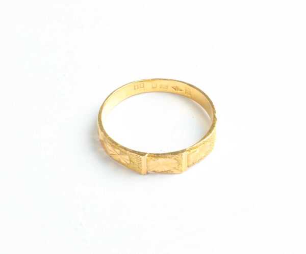 GOLD RING