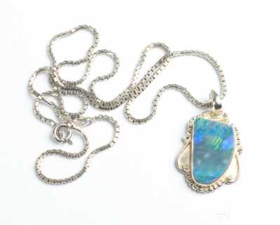 OPAL PENDANT