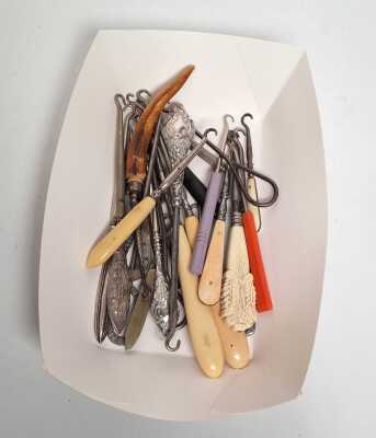BUTTON HOOKS