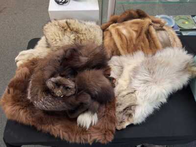 1460 · FUR STOLES