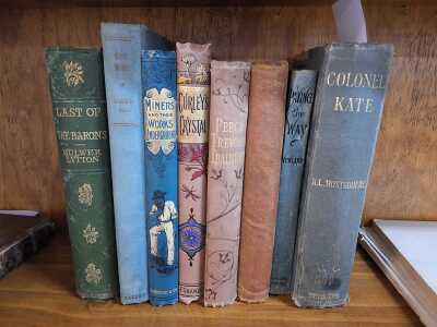 VINTAGE BOOKS
