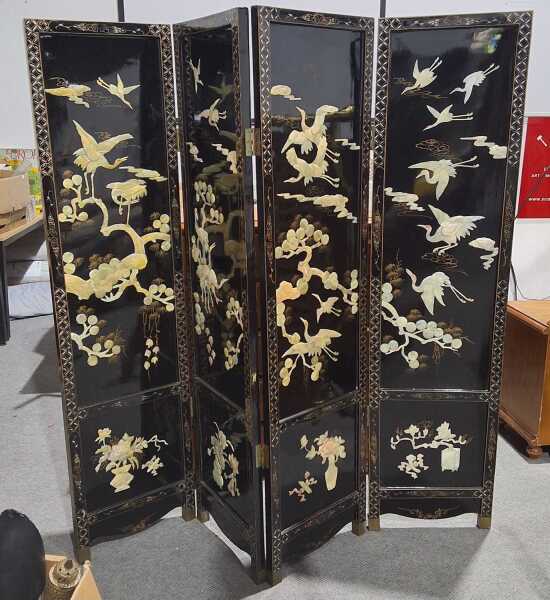 DIVIDING SCREEN
