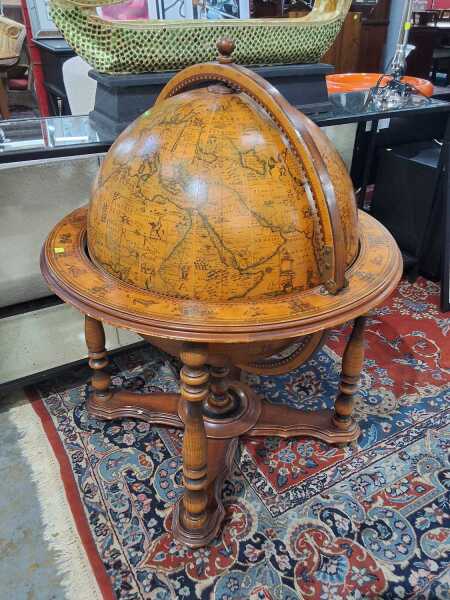 COCKTAIL GLOBE